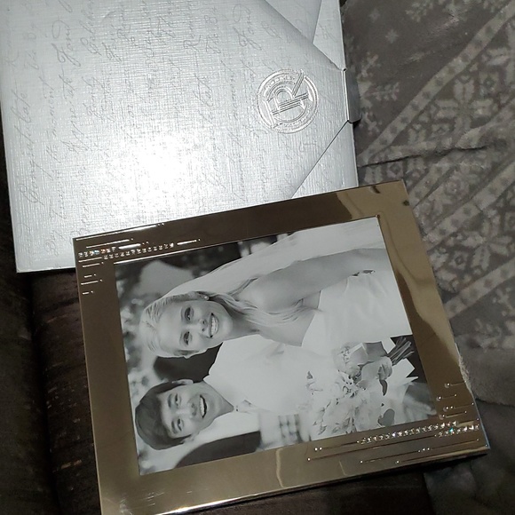 THINGS REMEMBERED DIAMOND SILVER 8×10 PICTURE FRAME - Picture 1 of 11